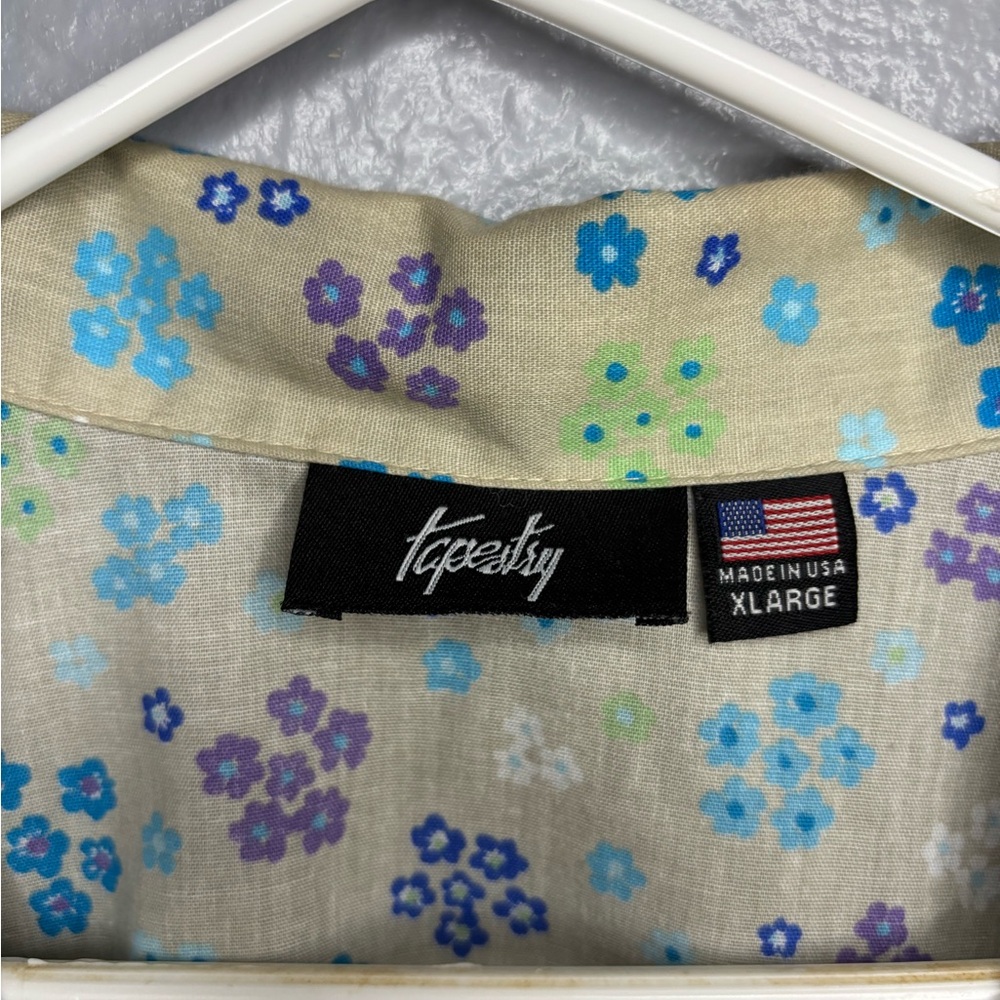 Vintage Tapestry women’s button up shirt. SZ XL. Made in USA. Grannycore floral - Picture 2 of 4